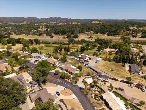 View/Area - 155 Eagle Creek Ct, Atascadero, CA 93422 photo 7 of 20
