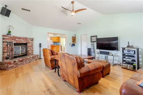 Living - 155 Eagle Creek Ct, Atascadero, CA 93422 photo 6 of 7