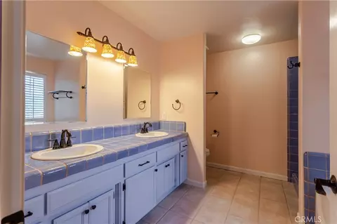 Bath - 155 Eagle Creek Ct, Atascadero, CA 93422 photo 2 of 3