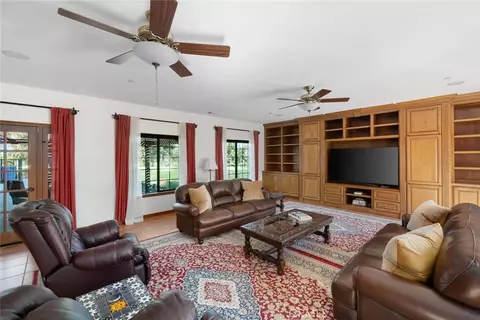 Living - 844 Via Concha, Nipomo, CA 93444 photo 4 of 5