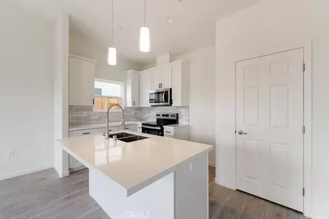 Kitchen - 434 Madera, Maricopa, CA 93252 photo 3 of 5