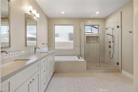 Bath - 546 Little, Exeter, CA 93221 photo 3 of 4