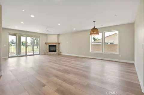 Living - 546 Little, Exeter, CA 93221 photo 2 of 8