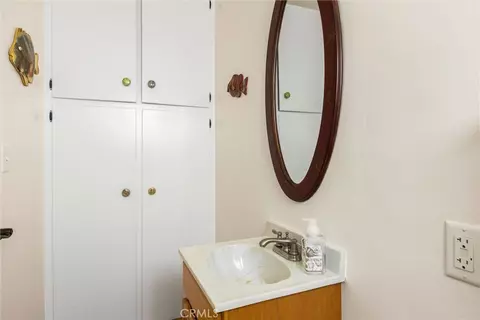 Bath - 31 8th St, Cayucos, CA 93430 photo 1 of 2
