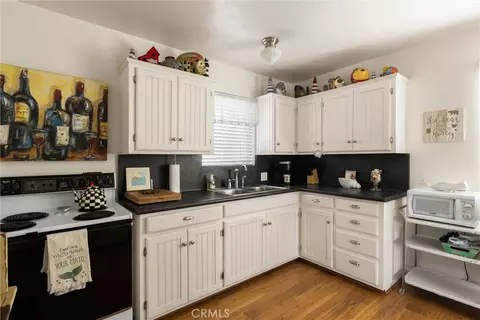Kitchen - 31 8th St, Cayucos, CA 93430 photo 1 of 2