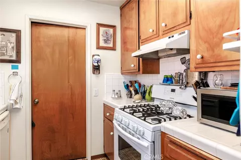 Kitchen - 2023 Circle, Cayucos, CA 93430 photo 3 of 6