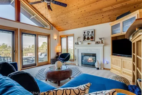 Living - 1919 Richard Ave, Cambria, CA 93428 photo 2 of 5