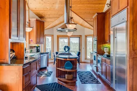 Kitchen - 1919 Richard Ave, Cambria, CA 93428 photo 10 of 10