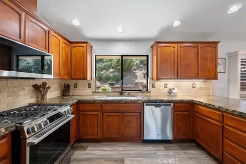Kitchen - 11625 Cenegal, Atascadero, CA 93422 photo 2 of 2