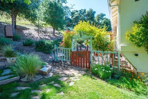 Exterior - 11625 Cenegal, Atascadero, CA 93422 photo 10 of 25