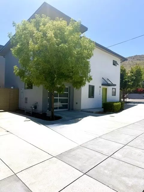3070 Rockview Pl, San Luis Obispo, CA 93401