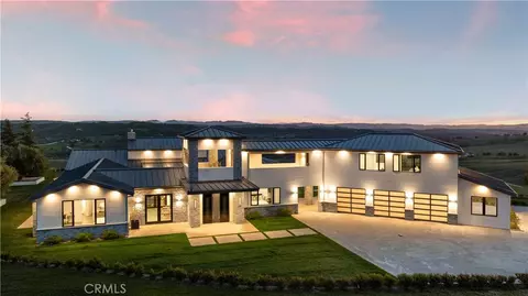 888 Camino Vina, Paso Robles, CA 93446