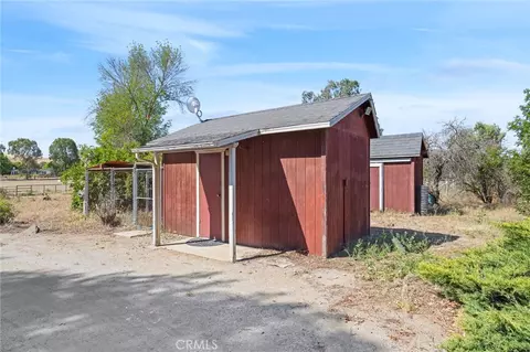 Exterior - 30745 Dorsey Dr, Exeter, CA 93221 photo 9 of 12