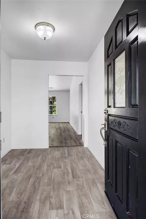 Entry Way - 30745 Dorsey Dr, Exeter, CA 93221 photo 2 of 4