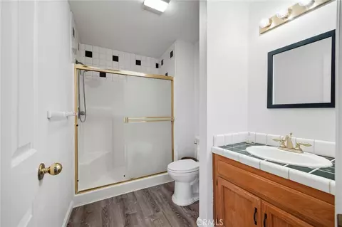 Bath - 30745 Dorsey Dr, Exeter, CA 93221 photo 3 of 4