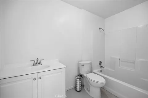 Bath - 30745 Dorsey Dr, Exeter, CA 93221 photo 4 of 4