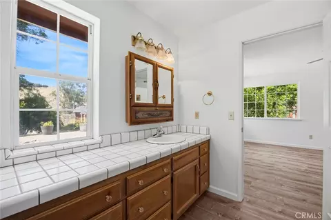 Bath - 30745 Dorsey Dr, Exeter, CA 93221 photo 1 of 4