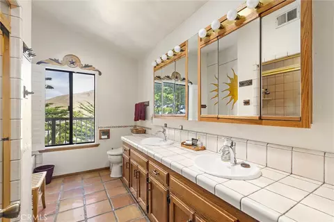 Bath - 2991 Juniper, Morro Bay, CA 93442 photo 1 of 4