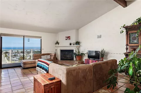 Living - 2991 Juniper, Morro Bay, CA 93442 photo 1 of 6