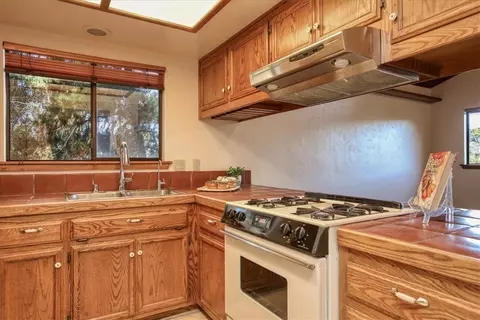 Kitchen - 2550 Emerson Rd, Cambria, CA 93428 photo 2 of 4