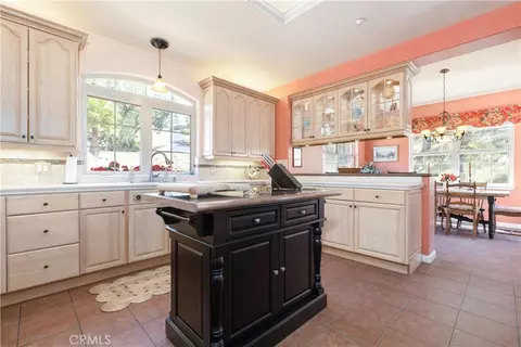 Kitchen - 9905 Corriente, Atascadero, CA 93422 photo 7 of 8