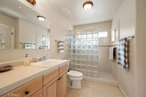Bath - 9905 Corriente, Atascadero, CA 93422 photo 2 of 4