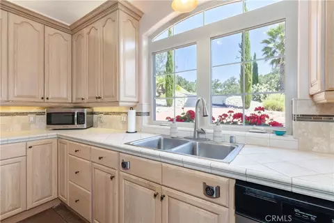 Kitchen - 9905 Corriente, Atascadero, CA 93422 photo 3 of 8