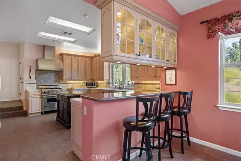 Kitchen - 9905 Corriente, Atascadero, CA 93422 photo 4 of 5