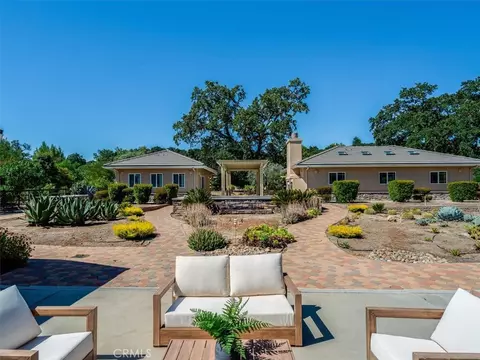 Exterior - 3200 Rancho Viejo, Atascadero, CA 93422 photo 7 of 15
