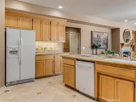 Kitchen - 3200 Rancho Viejo, Atascadero, CA 93422 photo 4 of 7