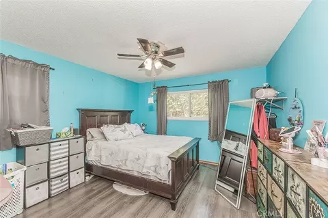 Bedroom - 500 W Sample Ave, Fresno, CA 93704 photo 4 of 6