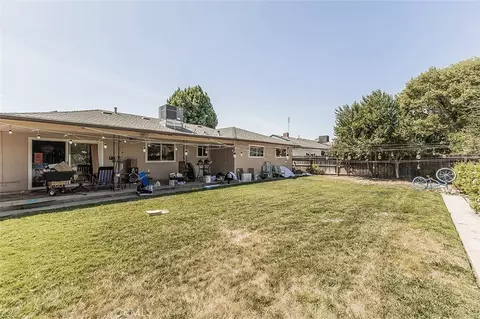 Exterior - 500 W Sample Ave, Fresno, CA 93704 photo 5 of 10