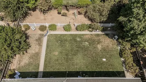 Exterior - 500 W Sample Ave, Fresno, CA 93704 photo 8 of 10
