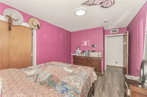 Bedroom - 500 W Sample Ave, Fresno, CA 93704 photo 6 of 6