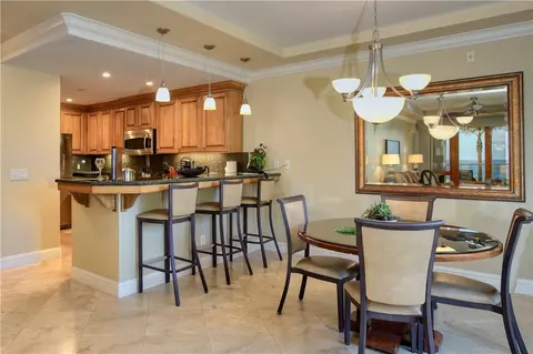 Dining - 2727 Shell Beach Rd #222, Pismo Beach, CA 93449 photo 2 of 5