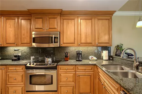 Kitchen - 2727 Shell Beach Rd #222, Pismo Beach, CA 93449 photo 2 of 4