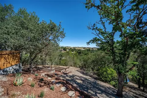 Exterior - 34 Terrace Hill Dr, Paso Robles, CA 93446 photo 5 of 18