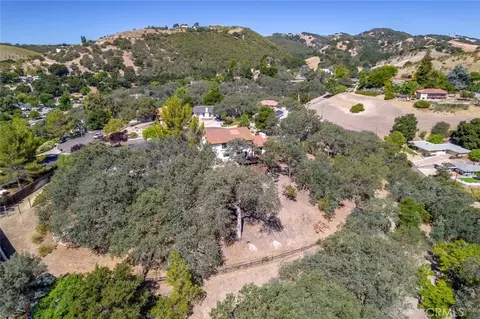 View/Area - 34 Terrace Hill Dr, Paso Robles, CA 93446 photo 7 of 9