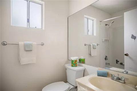 Bath - 2251 Sandown, Cambria, CA 93428 photo 3 of 3