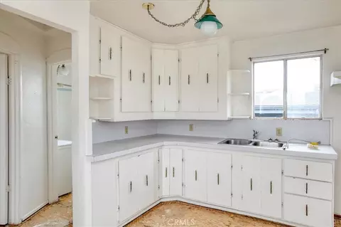 Kitchen - 550 Worcester Dr, Cambria, CA 93428 photo 5 of 5