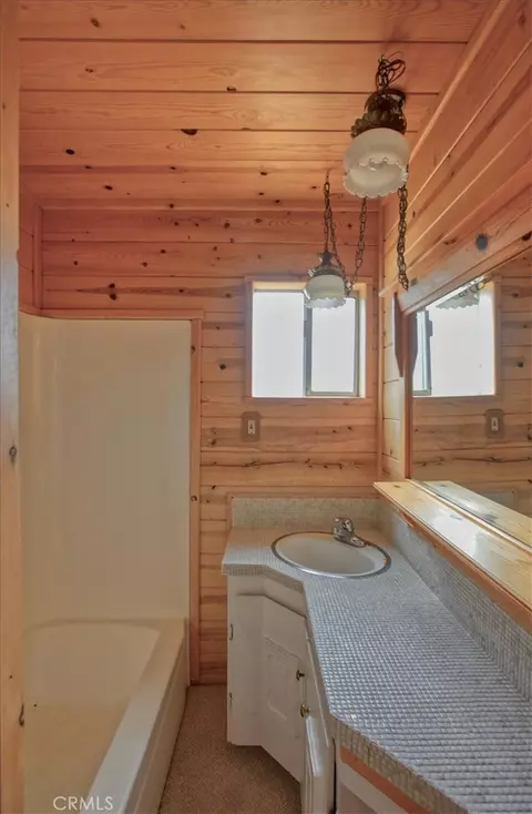 Bath - 550 Worcester Dr, Cambria, CA 93428 photo 2 of 4