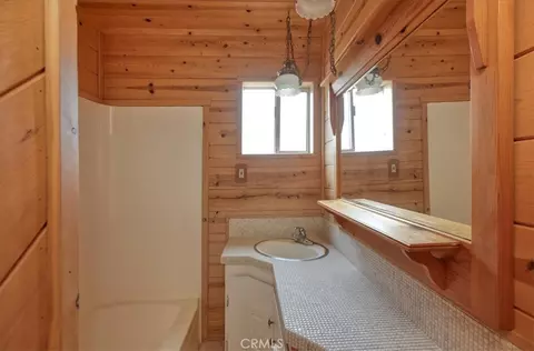 Bath - 550 Worcester Dr, Cambria, CA 93428 photo 1 of 4