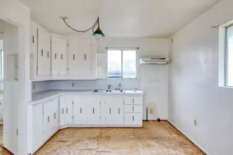 Kitchen - 550 Worcester Dr, Cambria, CA 93428 photo 4 of 5