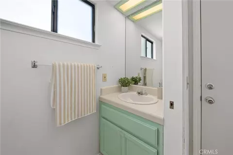 Bath - 1965 Spencer St, Cambria, CA 93428 photo 2 of 2