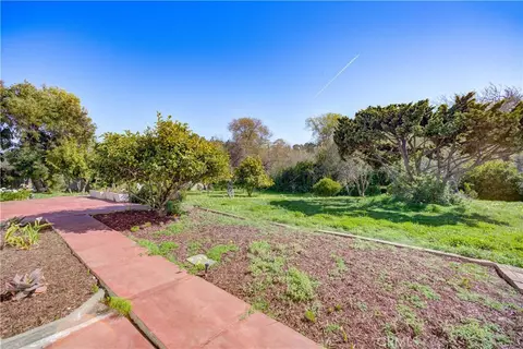 Exterior - 1550 Main St, Cambria, CA 93428 photo 5 of 17