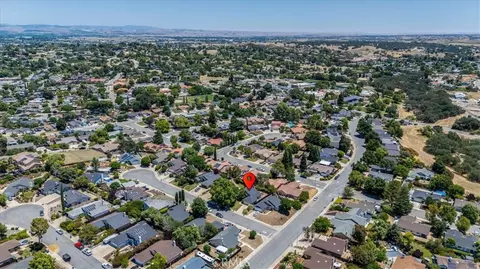 View/Area - 516 Sacagawea Ct, Paso Robles, CA 93446 photo 2 of 6