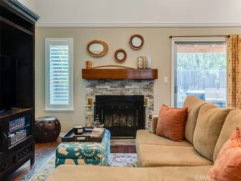 Living - 516 Sacagawea Ct, Paso Robles, CA 93446 photo 3 of 5