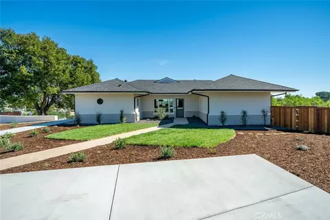 Exterior - 1026 Merry Hill Rd, Paso Robles, CA 93446 photo 2 of 18