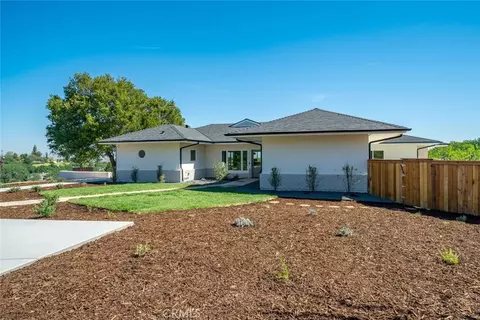 Exterior - 1026 Merry Hill Rd, Paso Robles, CA 93446 photo 1 of 18