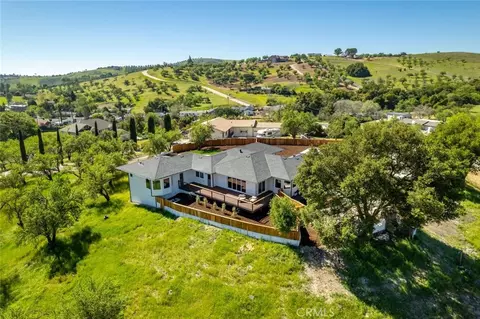 View/Area - 1026 Merry Hill Rd, Paso Robles, CA 93446 photo 6 of 8